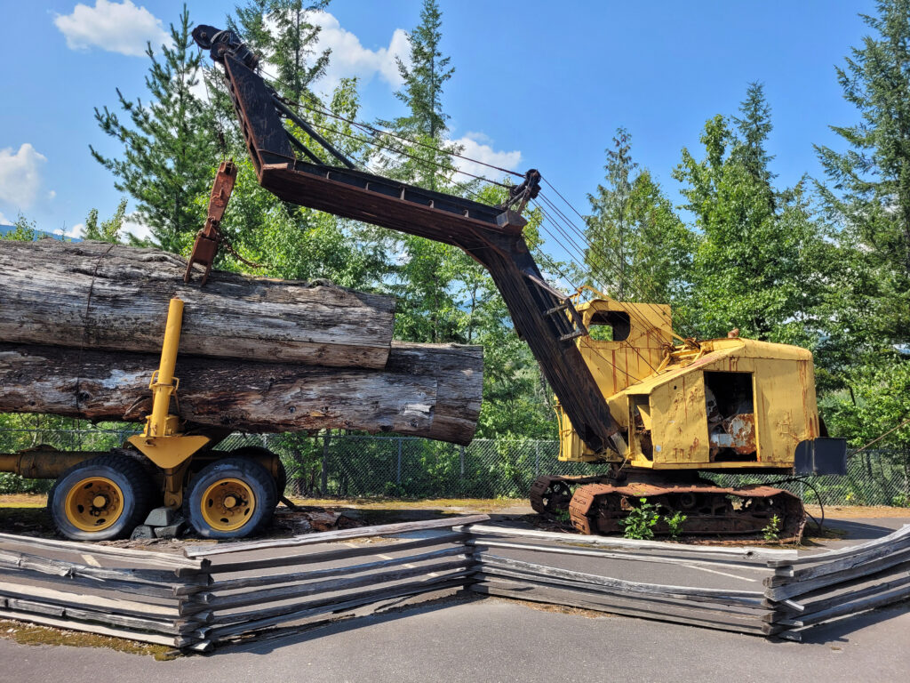 Outdoor Equipment Displays